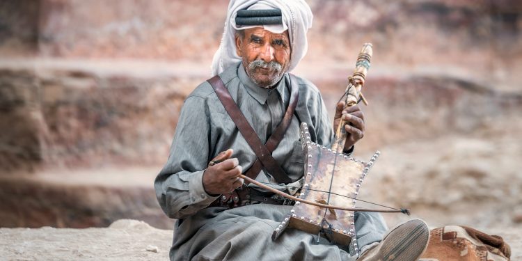 Aki Bayatis ile Dünya’nın Ritmi bu hafta Ortadoğu müzikleri ile Yön Radyo’da