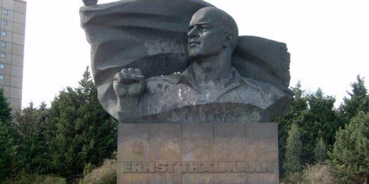 Almanya’da faşizm hortladı…